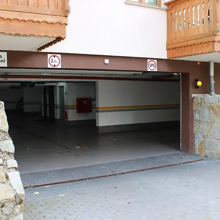 아파트 Blisko Centrum Z Garazem 카르파츠